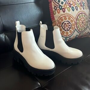 White Chelsea platform boots